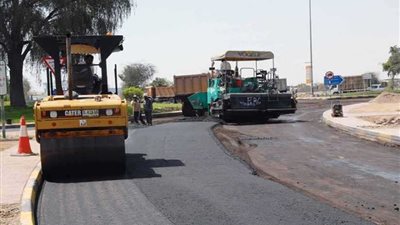 رصف 3 طرق وتحرير 35 محضرًا مخالفًا بمركز المنيا