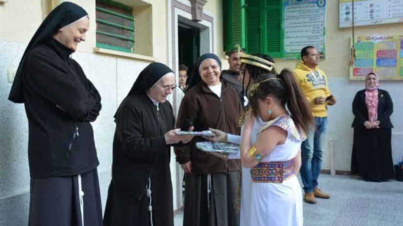 وكيلة راهبات العالم: