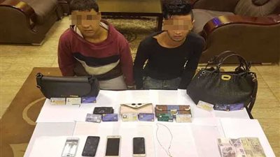 ضبط عاطلين سرقا 60 جنيهًا من ربة منزل بشبرا