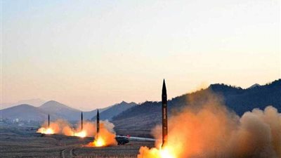 كوريا الشمالية تطلق 