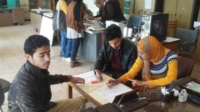 إقبال كبير على سحب استمارات طلب الترشح لانتخابات اتحاد طلاب جامعة المنيا