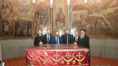 (صور) اجتماع مشترك ببن لجنتي الإعلام في الكنسيتين القبطية والروسية بالكاتدرائية