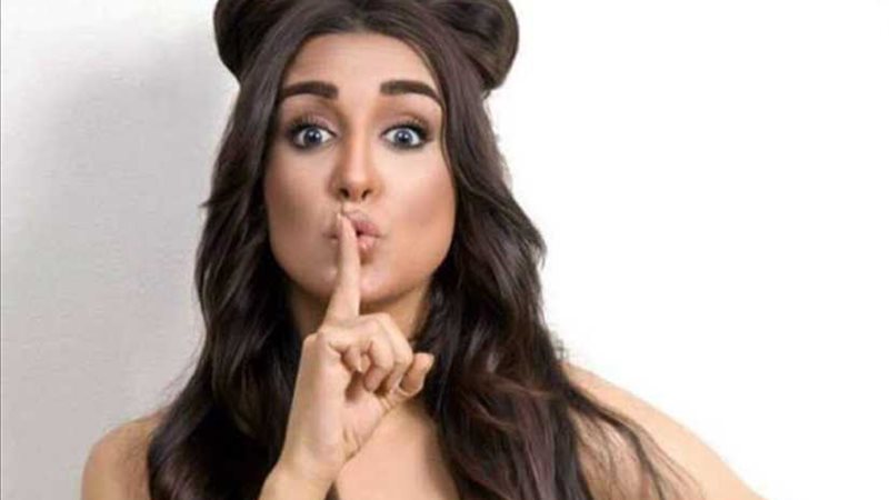 جيهان خليل بفستان