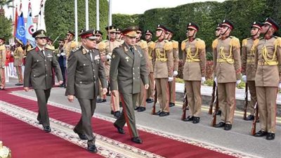 وزيرالدفاع الروسي يغادر القاهرة بعد زيارة لمصر استغرقت عدة ساعات