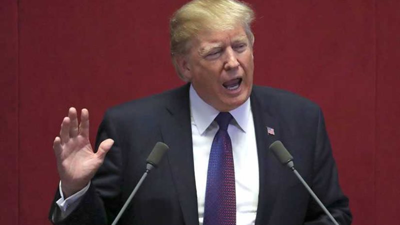 بسبب تويتات ضد المسلمين