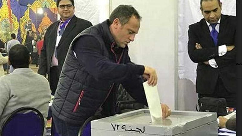 أسامة حسنى يدلي بصوته