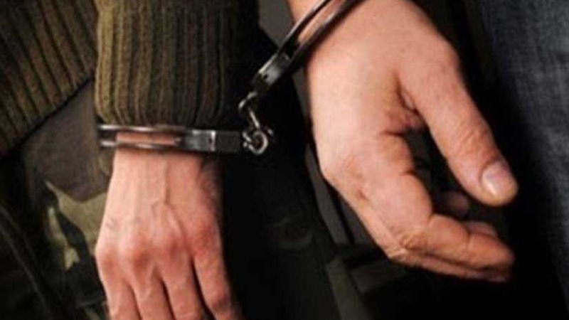 القبض على مدرس لاتهامه