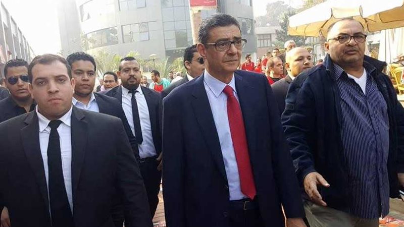 محمود طاهر يغادر