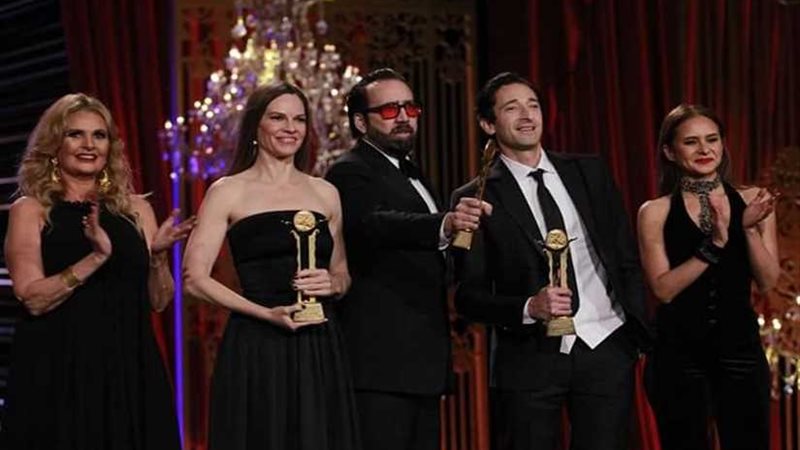 نجوم دوليون يتضامنون