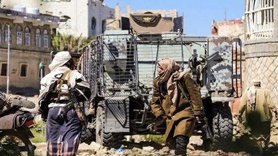 لقطات من الاشتباكات بين الحوثيين وقوات 