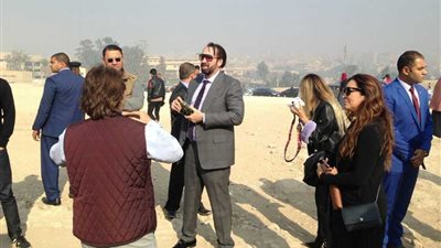 بالصور.. نجوم هوليوود في زيارة الهرم