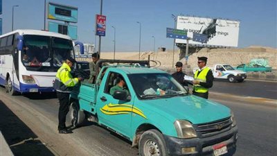 الإدارة العامة للمرور تشن حملات مرورية مكبرة بالمحافظات (صور)