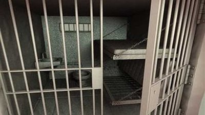 تركيا تفرج عن أكاديمية يسارية بعد إضراب عن الطعام