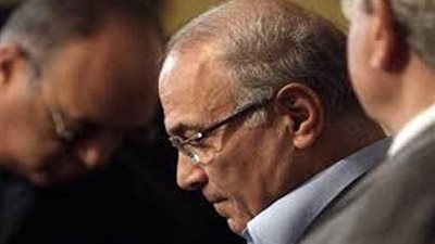 بلاغ للنائب العام يُطالب بالقبض على شفيق ومحاكمته