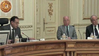 الحكومة تستعرض المشروعات المقترح تنفيذها خلال العامين