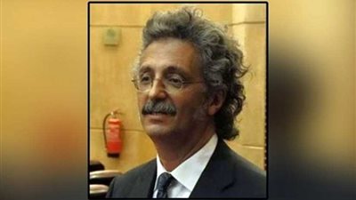 اليوم..نقيب الأطباء يناقش مشاريع المسئولية الطبية بالنواب