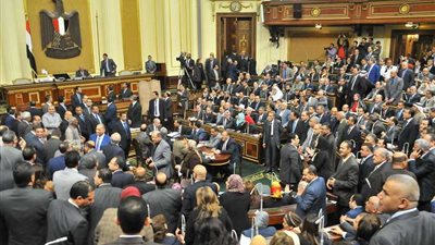 قابيل يعرض تفاصيل استراتيجية الصناعة في النواب