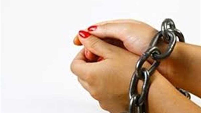 القبض على ساقطة روجت