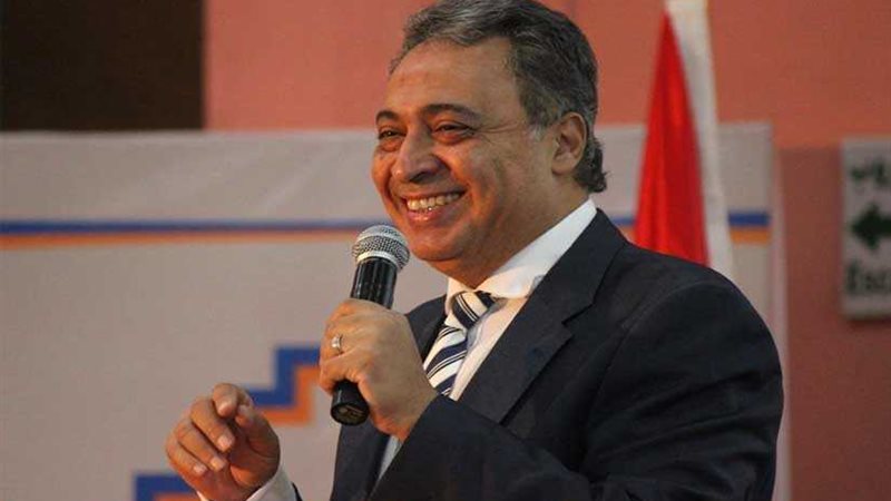 عماد الدين يستعرض