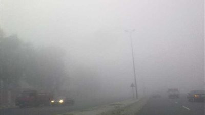 الشبورة المائية تغلق الطريقين الصحراويين بالمنيا