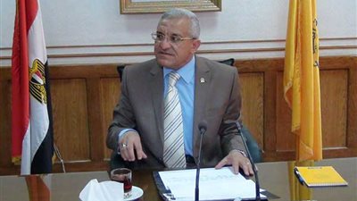 وفاة فلاح لتناوله مبيد حشري بالمنيا