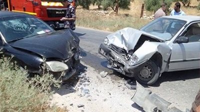 إصابة ٣ أشخاص في حادث تصادم بكفر شكر