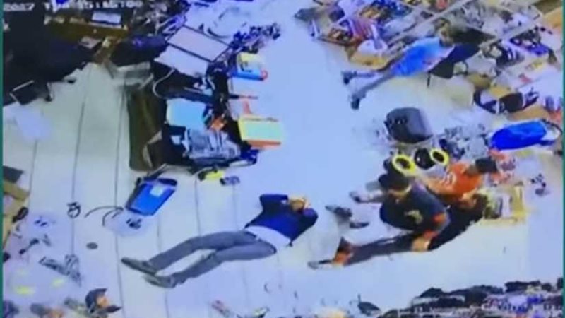 بالفيديو.. لحظة اعتداء