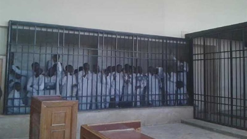 وصول 63 متهما من