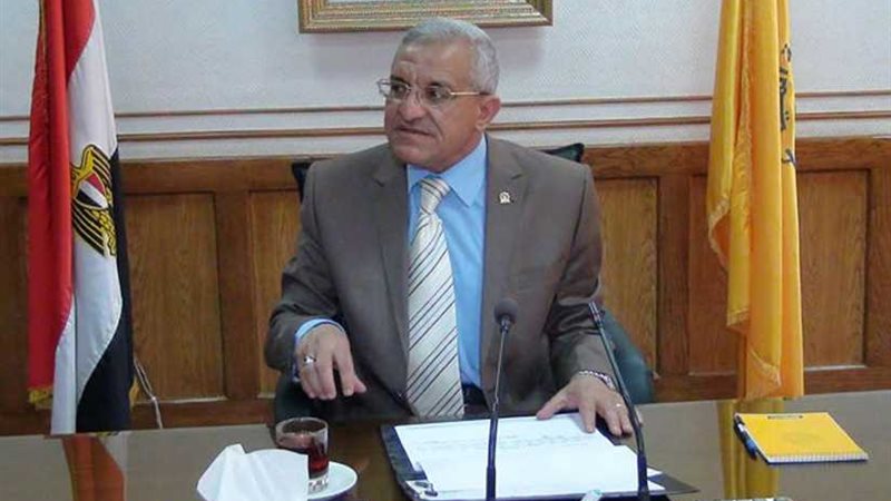 إعانات عينية لطلاب