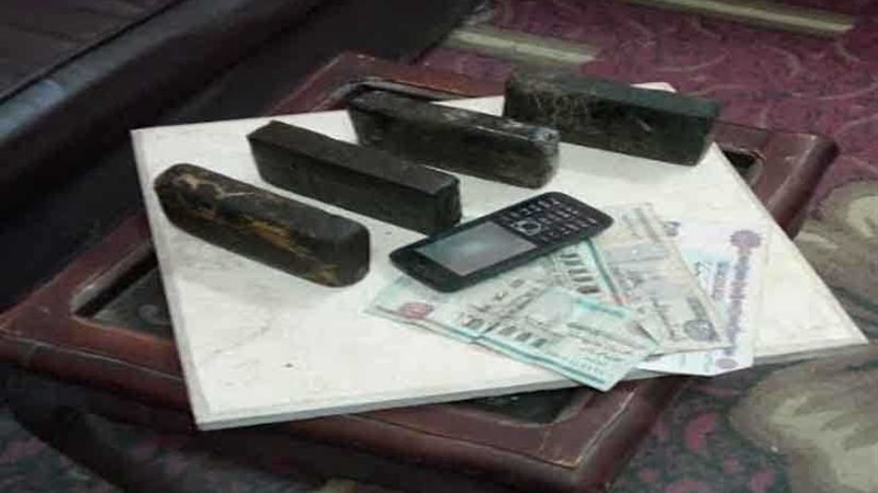 حبس عاطلين ضُبط بحوزتهما