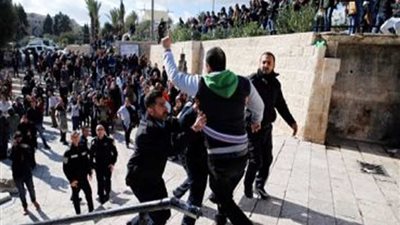 اشتباكات عنيفة بين قوات الاحتلال وفلسطينيين (فيديو)