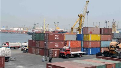 النقل: تطور نوعي لنقل الحاويات من الموانئ إلى المناطق الصناعية