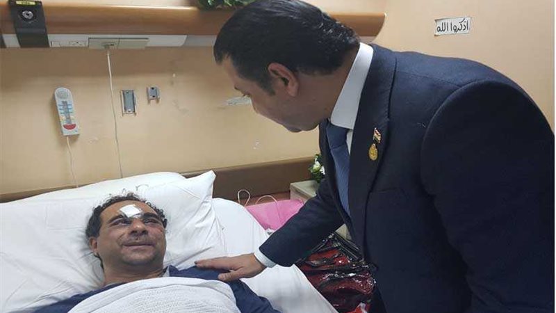 عابد يزور الشاب المصري