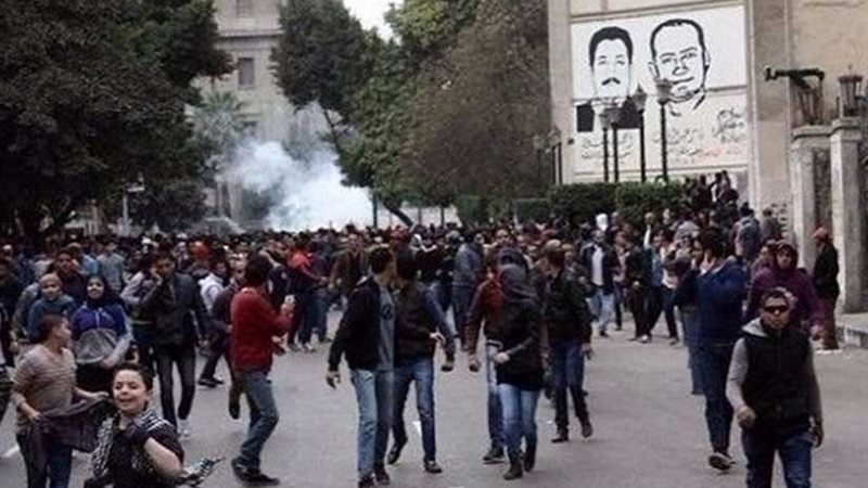 بدء محاكمة 97 متهما