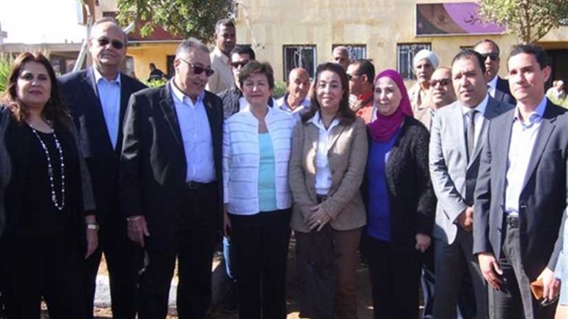 والي ورئيسة البنك