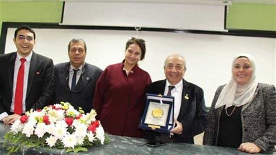 نقيب المهندسين يفتتح المكتب الخدمي للنقابة بالأكاديمية الحديثة