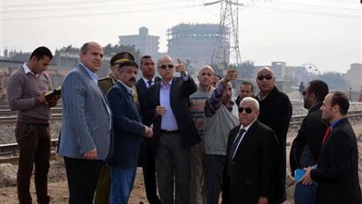 محافظ القليوبية يتفقد كباري المشاة على الطريق الزراعي 