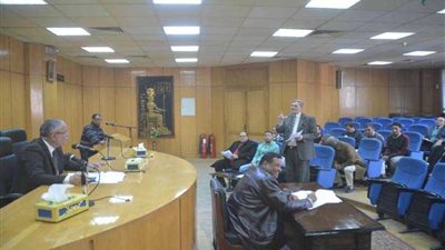 محافظ المنيا يناقش الموقف التنفيذي لعدد من مشاريع الخطة الموحدة