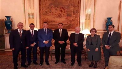 وفد برلماني يلتقي السفير المصري بباريس قبل زيارة الاتحاد الأوروبي