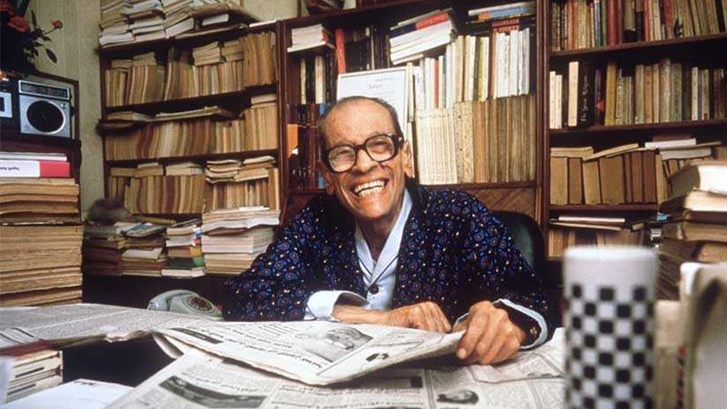 أثري: نجيب محفوظ