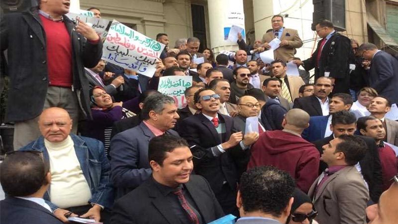 بدء الوقفة الاحتجاجية