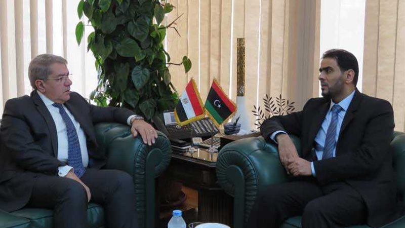 الجارحي لوزير المالية