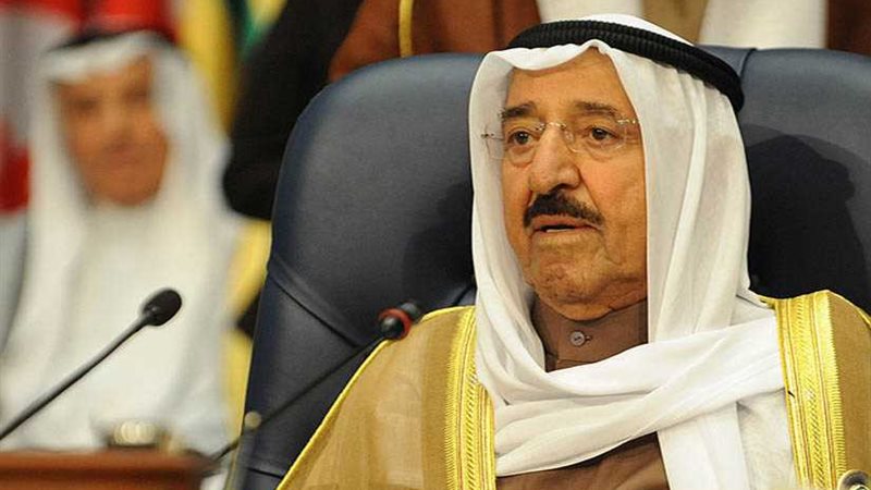 أمير الكويت يصدر