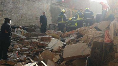 مصرع 2 وإصابة 4 بانهيار 3 عقارات في روض الفرج