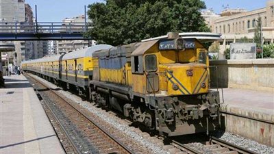 رئيس السكة الحديد: صرف مكافأة لسائق قطار محرم بك ليقظته