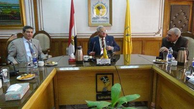 وفد جودة التعليم تزور كليتي التربية وطب أسنان جامعة المنيا