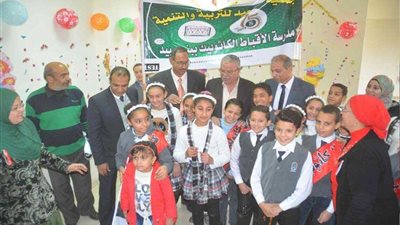 محافظ المنيا يفتتح مركز خدمات المرأة والطفل بأبوقرقاص (صور)