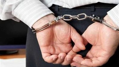 ضبط موظف يزور شهادات الميلاد والوفاة بالمنيا