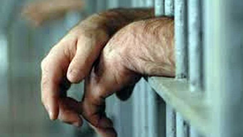 حبس ضابط شرطة مفصول