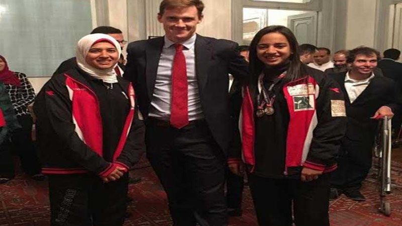 بالصور .. السفير